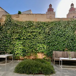 4* Hotel Fragile